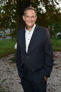 Theaterpremiere 'Der eingebildet Kranke' und 90. Geburtstag von Dieter Hallervorden in Berlin