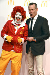 Grand Opening vom McDonald's Restaurant am Flughafen, Frankfurt