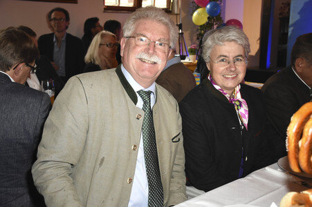 Liberaler Bieranstich der FDP in Grasbrunn