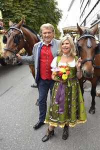 Wiesn-Einzug der Festwirte und Brauereien in München