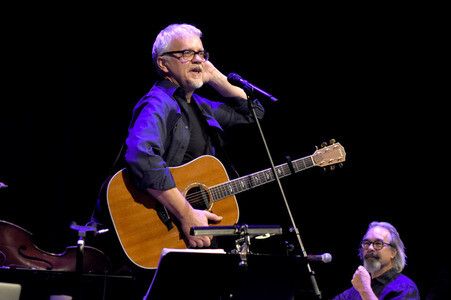Konzert von Tim Robbins and The Rogues Gallery Band in Karlsbad
