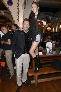 Wiesn Anstich 2026 im Hofbräu Berlin