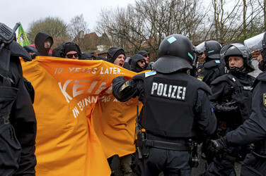 Gedenkkundgebung für Punker Thomas 'Schmuddel' Schulz, Dortmund