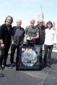 RIAA Diamond Award Verleihung an REO Speedwagon in New York