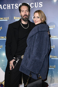 Premiere des 21. Original Roncalli Weihnachtscircus 2025 in Berlin