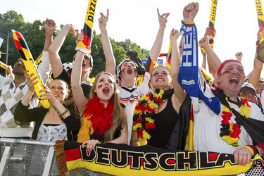 WM-Fanmeile beim Spiel Deutschland gegen Portugal, Berlin
