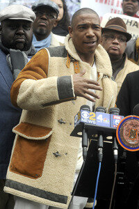 Protestaktion mit Ja Rule gegen die NYCHA in New York