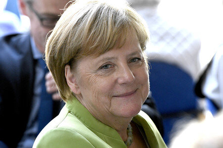 Angela Merkel besucht ein Altenheim in Paderborn