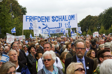 'Deutschland steht auf: Nie wieder Judenhass!' Demonstration, Berlin