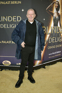 Weltpremiere der 'Blinded by Delight' Grand Show 2025 in Berlin