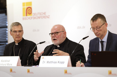 Pressegespräch bei der bei der Herbst-Vollversammlung der Deutschen Bischofskonferenz in Fulda