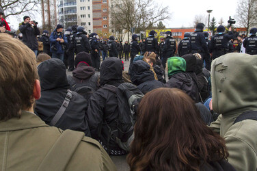 Gegen-Demo zur Neonazi-Demo gegen Flüchtlinge, Berlin