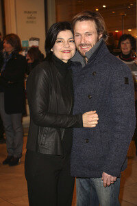 Theaterpremiere 'Alles muss glänzen - The Homemaker' in Berlin