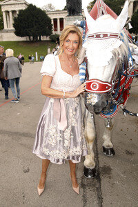 Regines Damenwiesn beim Oktoberfest 2025 in München