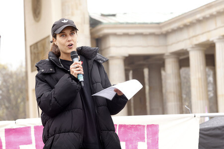 Kundgebung 'Es reicht! Sexualisierte Gewalt stoppen' in Berlin