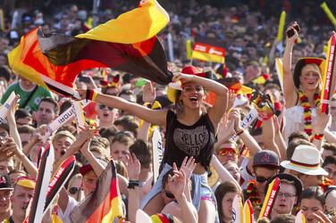 WM-Fanmeile beim Spiel Deutschland gegen Frankreich, Berlin