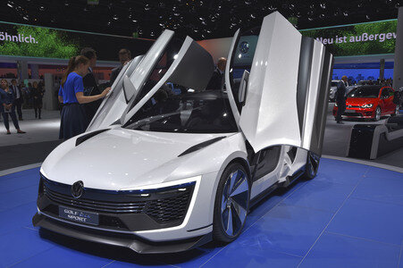 Zweiter Pressetag auf der IAA 2015 in Frankfurt