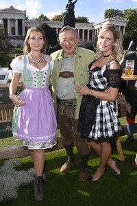 In Käfers Wiesn-Schänke bei der Eröffnung vom Oktoberfest 2018 in München