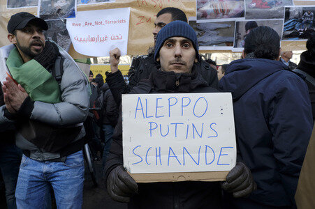 Protestkundgebung gegen russischen Militäreinsatz in Syrien in Berlin