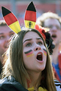Fanmeile beim UEFA-Fußball-Europameisterschaft 2016 Spiel Deutschland gegen Nordirland in Berlin