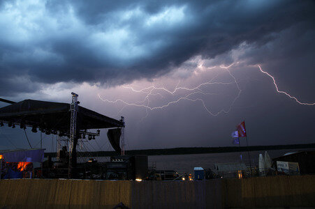 Gewitter beim Helene Beach Festival in Frankfurt
