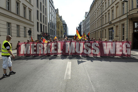 'Merkel muss weg' Demo in Berlin