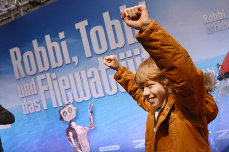 Filmpremiere 'Robbi, Tobbi und das Fliewatüüt' in Berlin