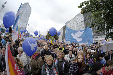 'Die Waffen nieder!' Demo in Berlin