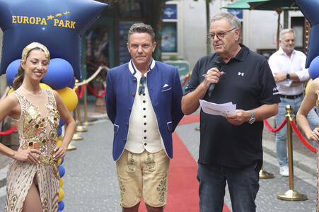 Ehrung von Stefan Mross mit Stern auf dem 'Walk of Fame' des Europa-Parks in Rust