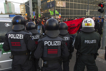 Proteste gegen Pegida Demonstration, Dresden