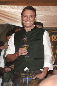 21.09.2026<br>Cathy Hummels Wiesn-Bummel beim Oktoberfest 2026 in München