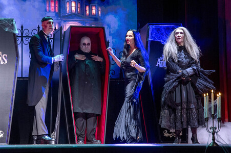 Theateraufführung 'The Addams Family, The Musical' in Madrid