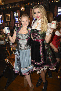 2. Charity Lunch zugunsten von 'Frohes Herz e.V.' beim Oktoberfest 2017 in München