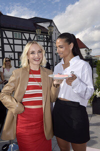 Photocall zum 15-jährigen Jubiläum des Designer Outlet Berlin in Wustermark