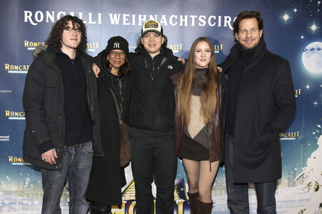 Premiere des 21. Original Roncalli Weihnachtscircus 2025 in Berlin