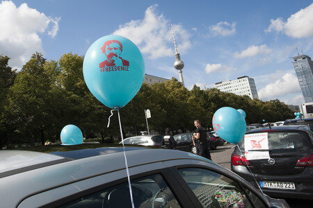 Demonstration für die Freilassung von Deniz Yücel in Berlin