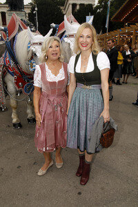 Regines Damenwiesn beim Oktoberfest 2025 in München