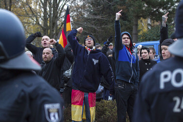 Neonazi-Demo gegen Flüchtlinge, Berlin