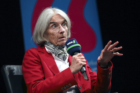 Donna Leon und Annett Renneberg beim lit.Cologne Spezial 2017 in Köln