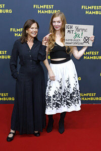 Festivaleröffnung und Filmpremiere 'Lovely Day', Filmfest Hamburg 2025