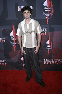 Filmpremiere 'Corporate Retreat' in Burbank