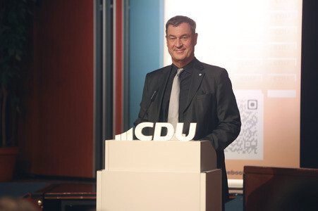 Sven Schulze und Markus Söder beim Landtagswahlkampf in Sachsen-Anhalt in Wernigerode