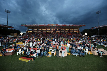 Public Viewing Deutschland gegen Algerien im WM-Wohnzimmer, Berlin