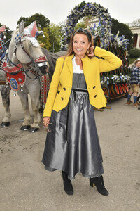 Regines Damenwiesn beim Oktoberfest 2025 in München