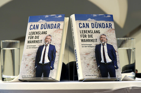 Can Dündar auf der Frankfurter Buchmesse 2016