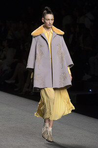 Teresa Helbig Fashion Show auf der Mercedes-Benz Fashion Week Madrid Autumn/Winter 2018