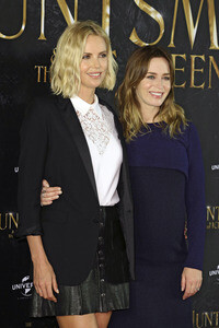 Photocall zu 'The Huntsman & the Ice Queen' in Hamburg