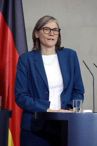 Treffen des Bundeskanzlers mit Vertretern der Automobilindustrie in Berlin