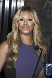 Laverne Cox illuminiert das Empire State Building lial anlässlich des National Bullying Prevention Month, New York