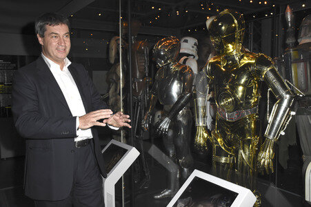 Markus Söder besucht 'Star Wars Identities' in München